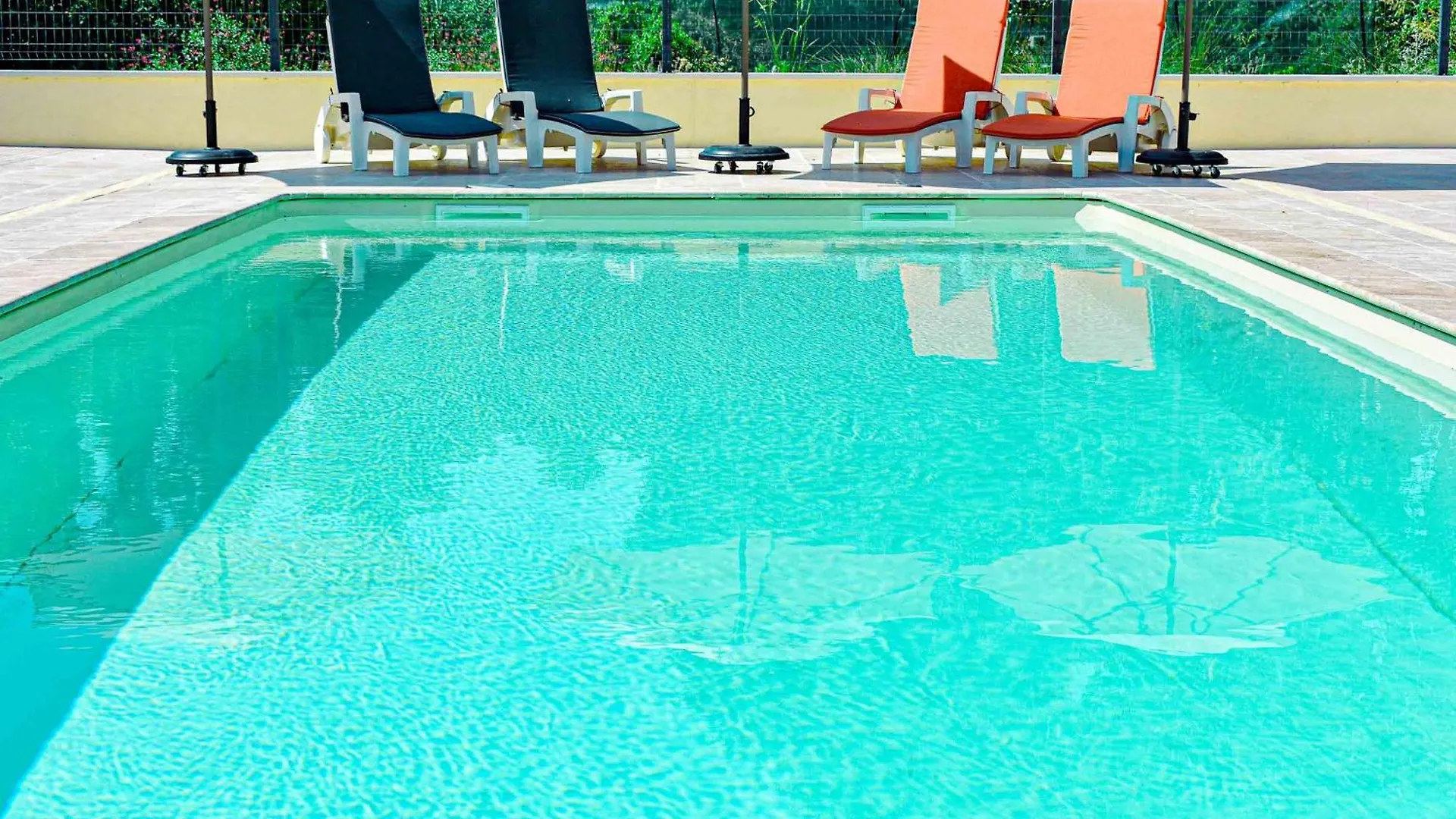 Hotel Du Viaduc Tarascon 2*,  France