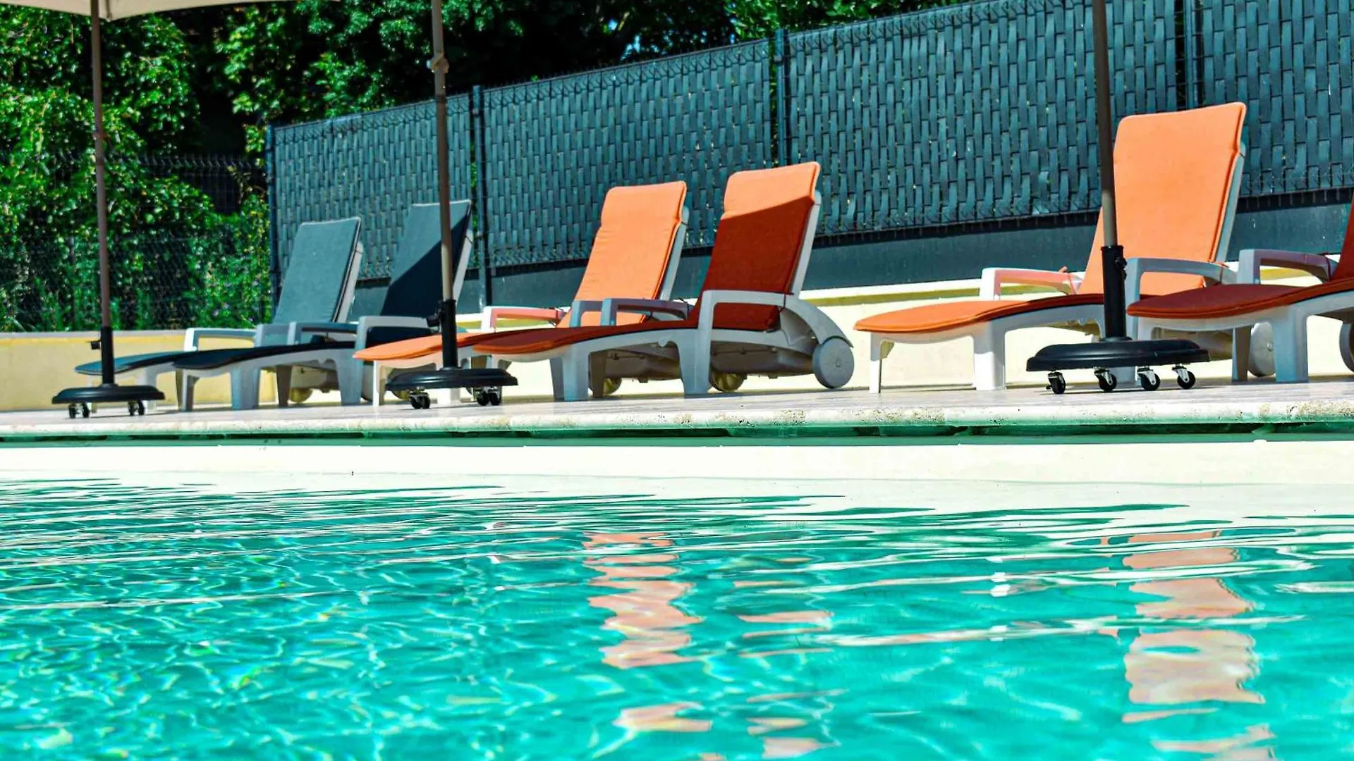 Hotel Du Viaduc Tarascon 2*,  France