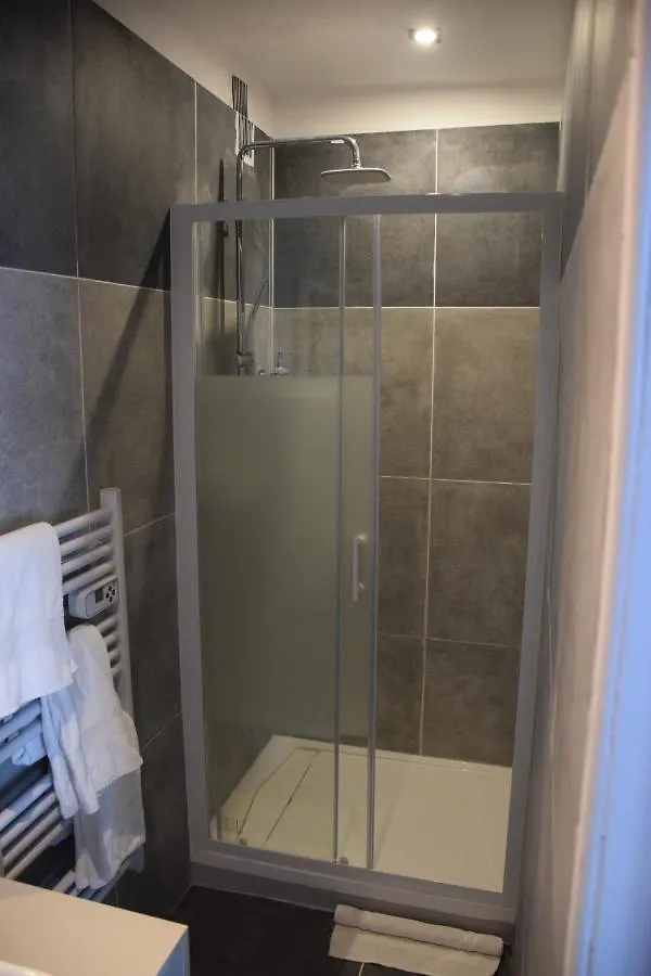 Hotel Du Viaduc Tarascon 2*,